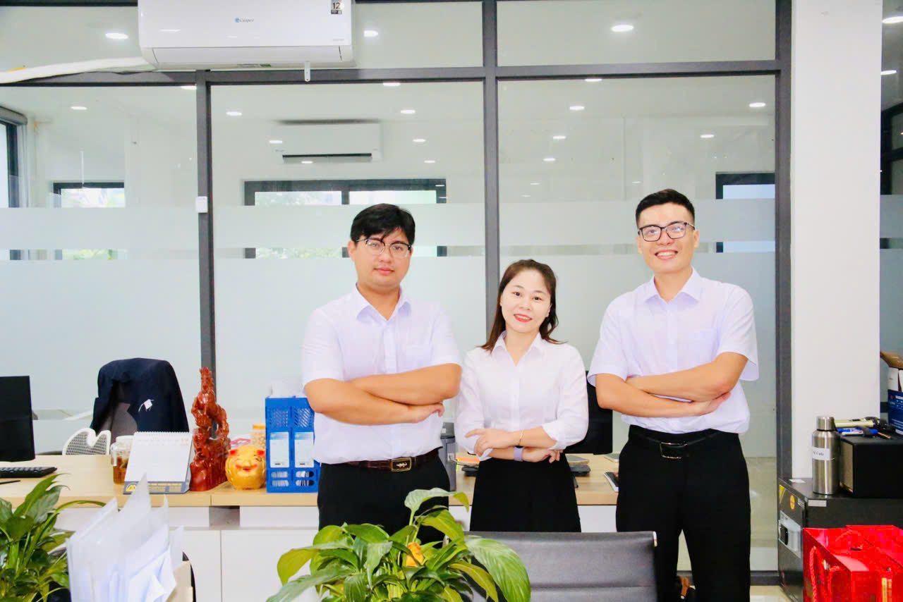 Cán bộ chuyên môn