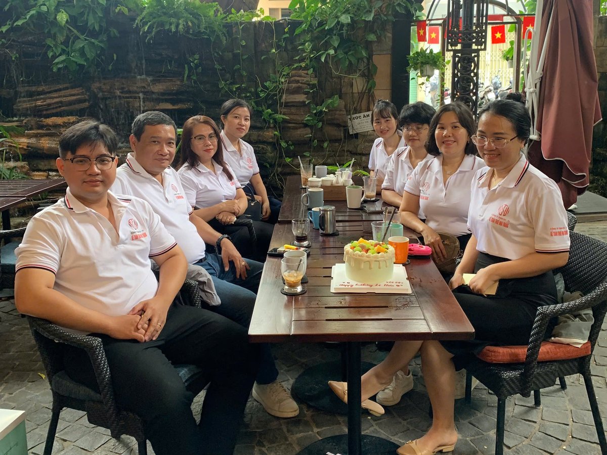 Tổ chức sinh nhật cho thành viên công ty Kế Toán Thuế Nha Trang